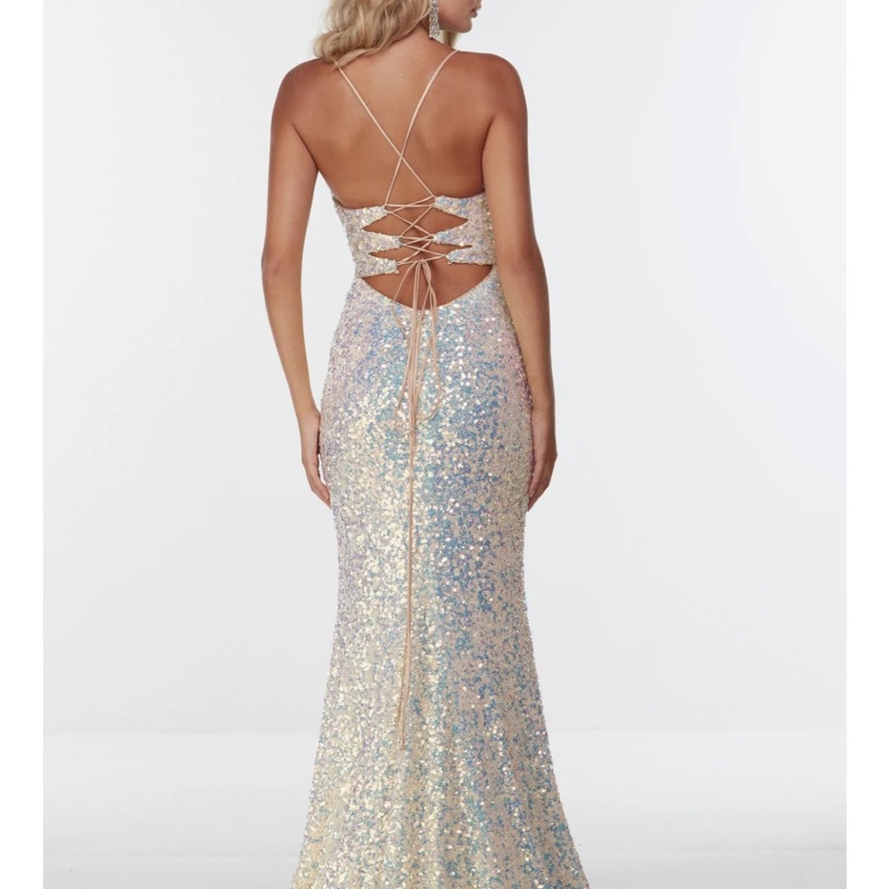 Alyce Paris Prom Dress/color: Magic Opal/Size 0/size US 4